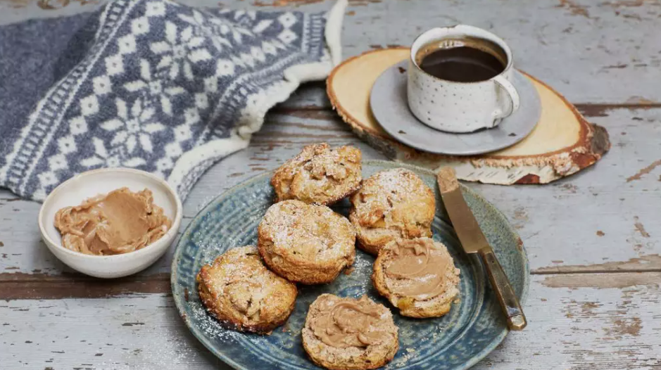 Apple and cinnamon wholemeal scones