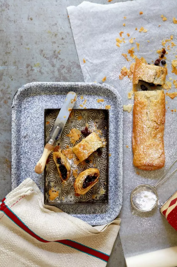 Christmas pudding strudel recipe