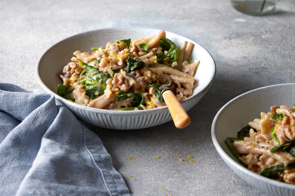 Quick one-pot goat’s cheese, spinach and walnut pasta