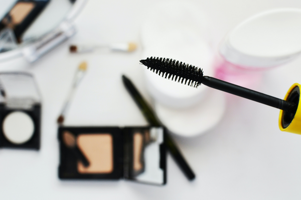8 best mascaras for sensitive eyes