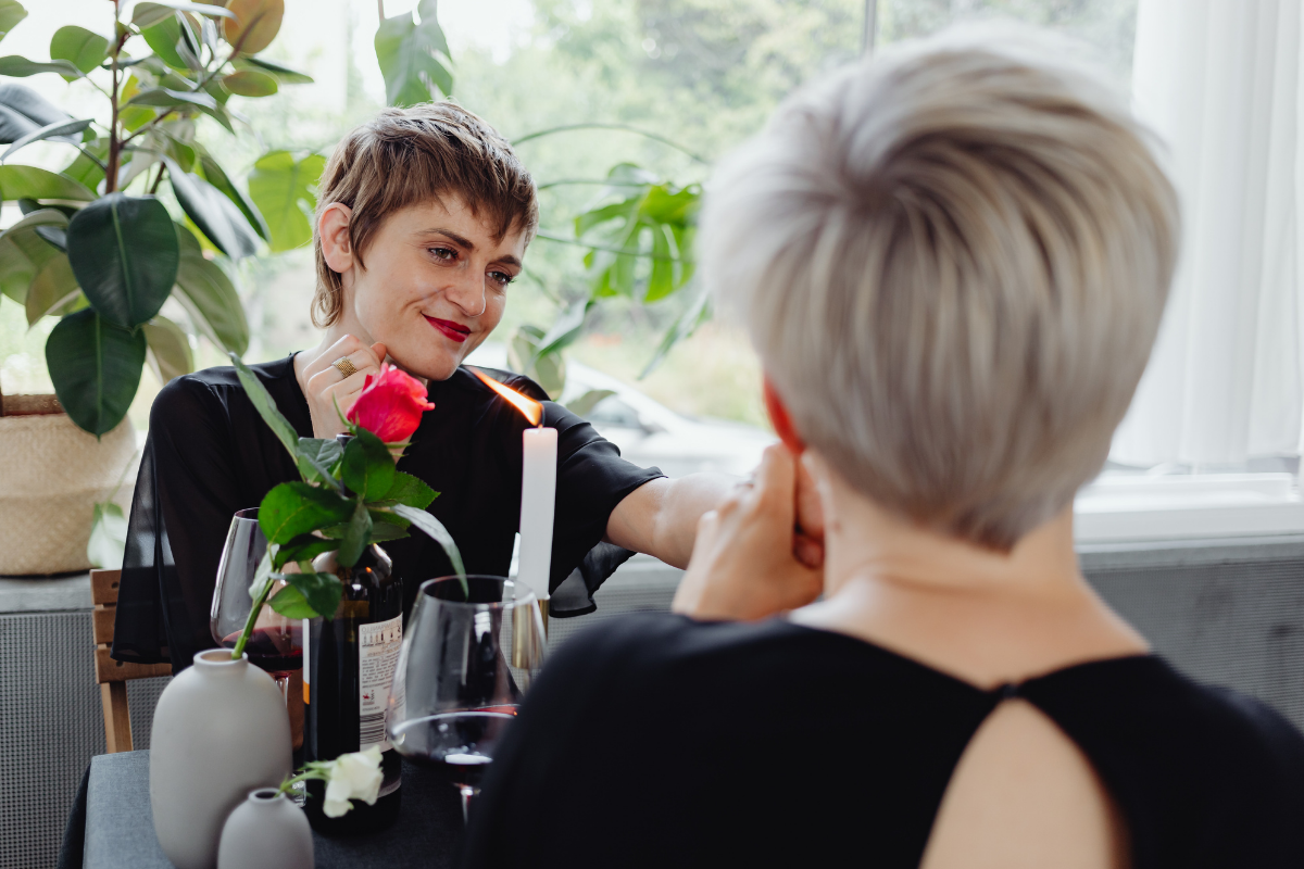 How to navigate the dating world in midlife